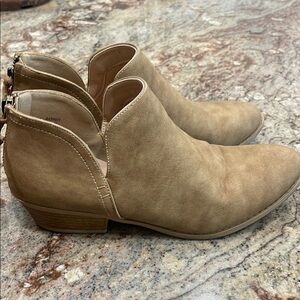 Tan Ankle Boots S:11